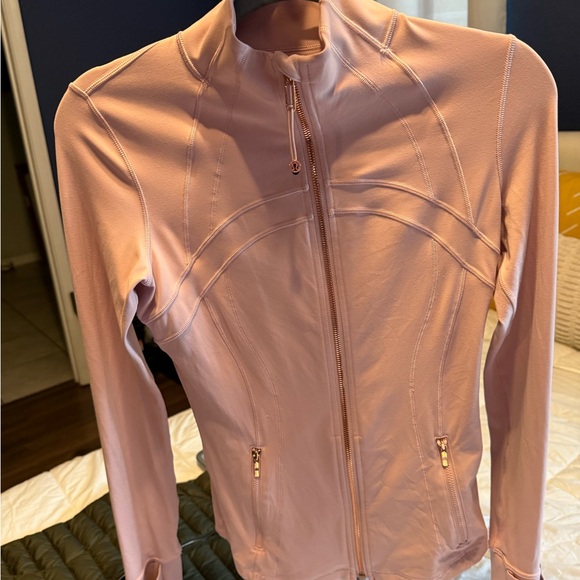 EUC Lululemon Athletica define jacket in pink mist with rose gold zippers 6 - Picture 1 of 3